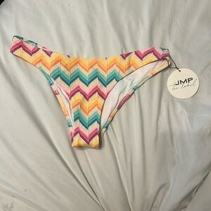 JMP the label Malibu Bottom size medium